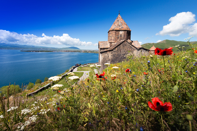 Au départ d&#039;Erevan : Lac Sevan, Sevanavank, excursion en bateau et loisirs