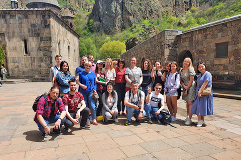 Yerevan: Garni, Geghard & Sevanmeer Tour met Lavash bakkenYerevan: Garni, Geghard & Lake Sevan Tour met Lavash Baking