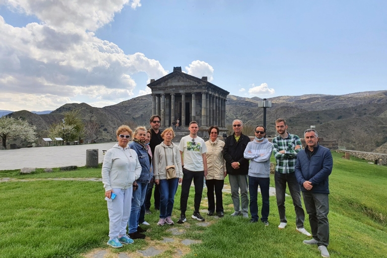 Erevan : Visite de Garni, Geghard et du lac Sevan avec cuisson de Lavash