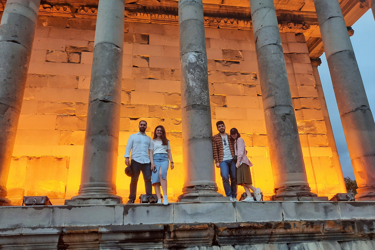 Erevan : Visite de Garni, Geghard et du lac Sevan avec cuisson de Lavash