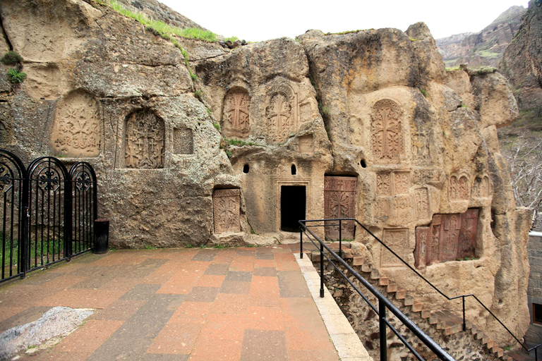 Jerevan: Garni, Geghard &amp; Lake Sevan-tur med Lavash-bakning