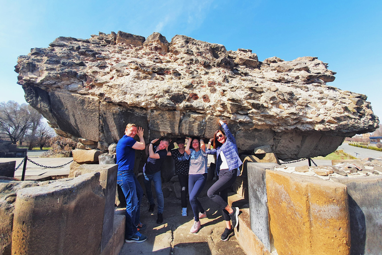 From Yerevan: Echmiadzin Mother Cathedral and Zvartnots Tour Bilingual English-Armenian-language group