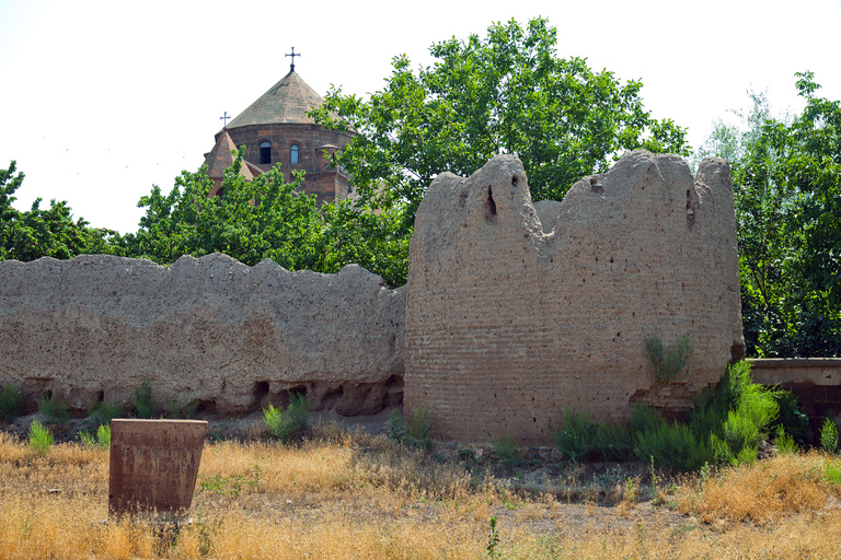 From Yerevan: Echmiadzin Mother Cathedral and Zvartnots Tour Bilingual English-Armenian-language group