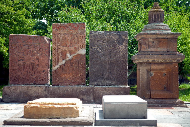 From Yerevan: Echmiadzin Mother Cathedral and Zvartnots Tour Bilingual English-Armenian-language group