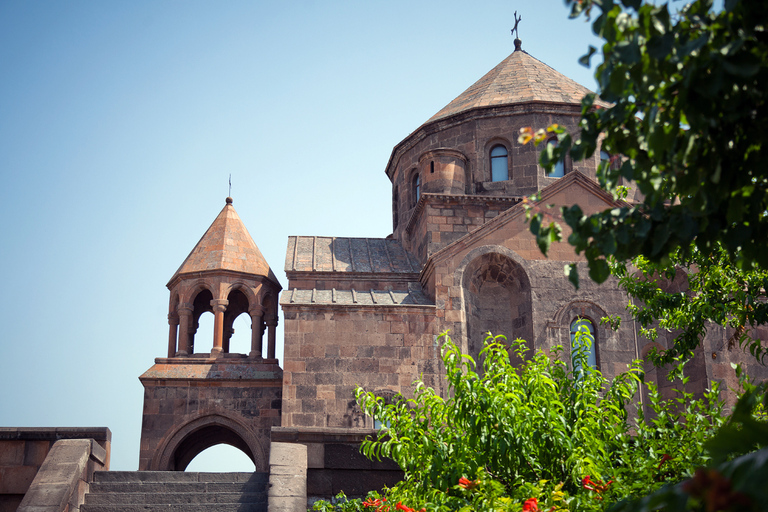 From Yerevan: Echmiadzin Mother Cathedral and Zvartnots Tour Bilingual English-Armenian-language group