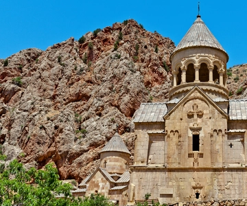 Group Tour: Khor Virap, Birds-Cave, Winery, Noravank