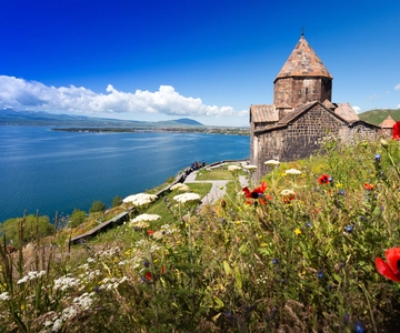 From Yerevan: Tsaghkadzor & Lake Sevan Guided Tour