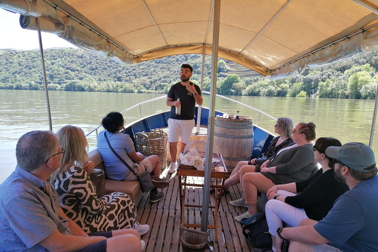Valle del Douro: tour di mezza giornata con 1 cantina, degustazioni e tour in barca di 1 ora