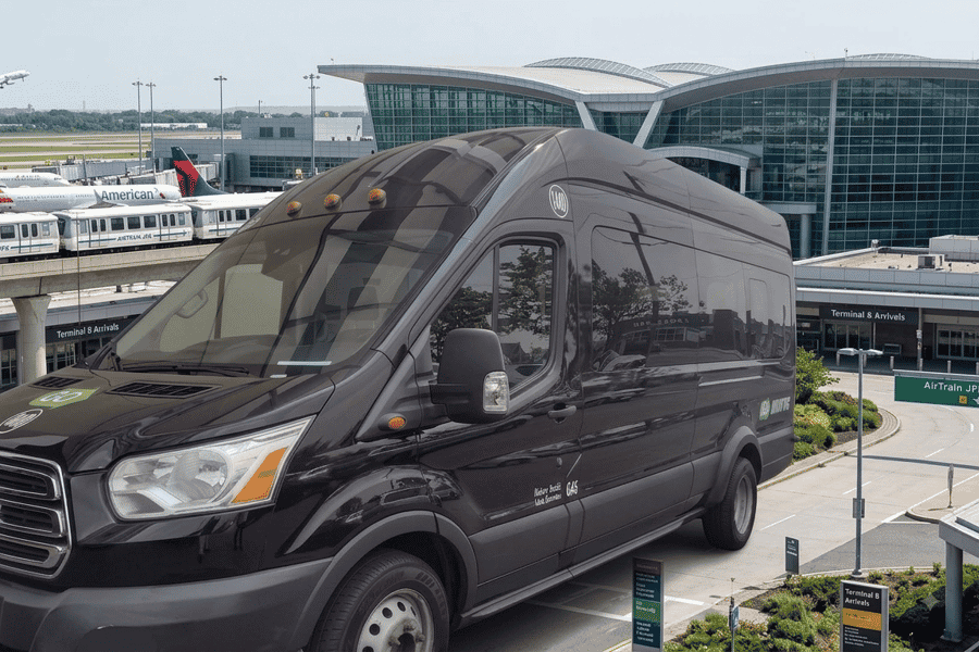 NYC: Gemeinsamer Transfer vom/zum Flughafen JFK und zu Hotels in Manhattan. Foto: GetYourGuide NYC: Gemeinsamer Transfer vom/zum Flughafen JFK und zu Hotels in Manhattan. Foto: GetYourGuide