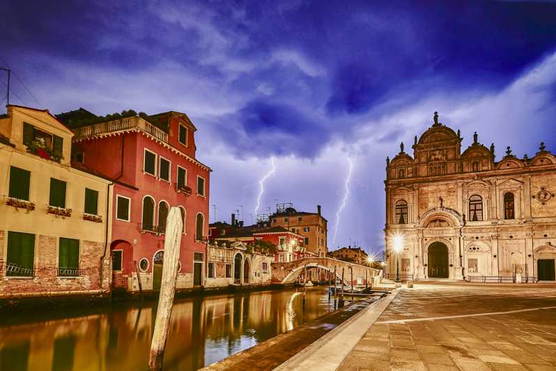 Venice: Ghosts and Legends Walking Tour with Wine and Food Tasting