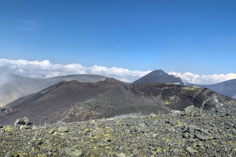 Ätna: Wanderung zum Gipfel auf 2900 Metern Höhe und Rückfahrt mit dem GeländewagenÄtna: Wanderung zum Gipfel aus 2900 Metern