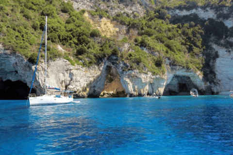 Nydri: Full-Day Sailing Cruise with Swim Stops & Meal