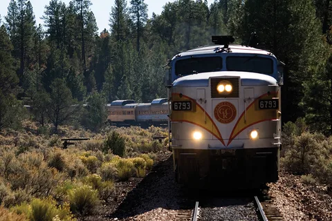 Sedona/Flagstaff: Excursión al Gran Cañón y Viaje en Tren de Primera Clase