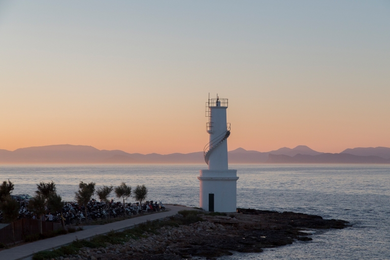 Playa d'en Bossa/Figueretes: Hin- und Rückfahrt mit der Fähre nach FormenteraHin- und Rückfahrt von Playa d'en Bossa