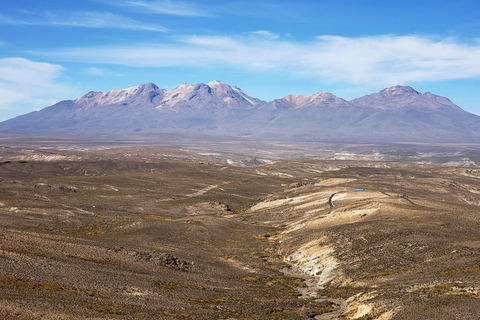 Vanuit Arequipa: 2-daagse tour naar de ColcakloofColcakloof met lunch en entreegelden