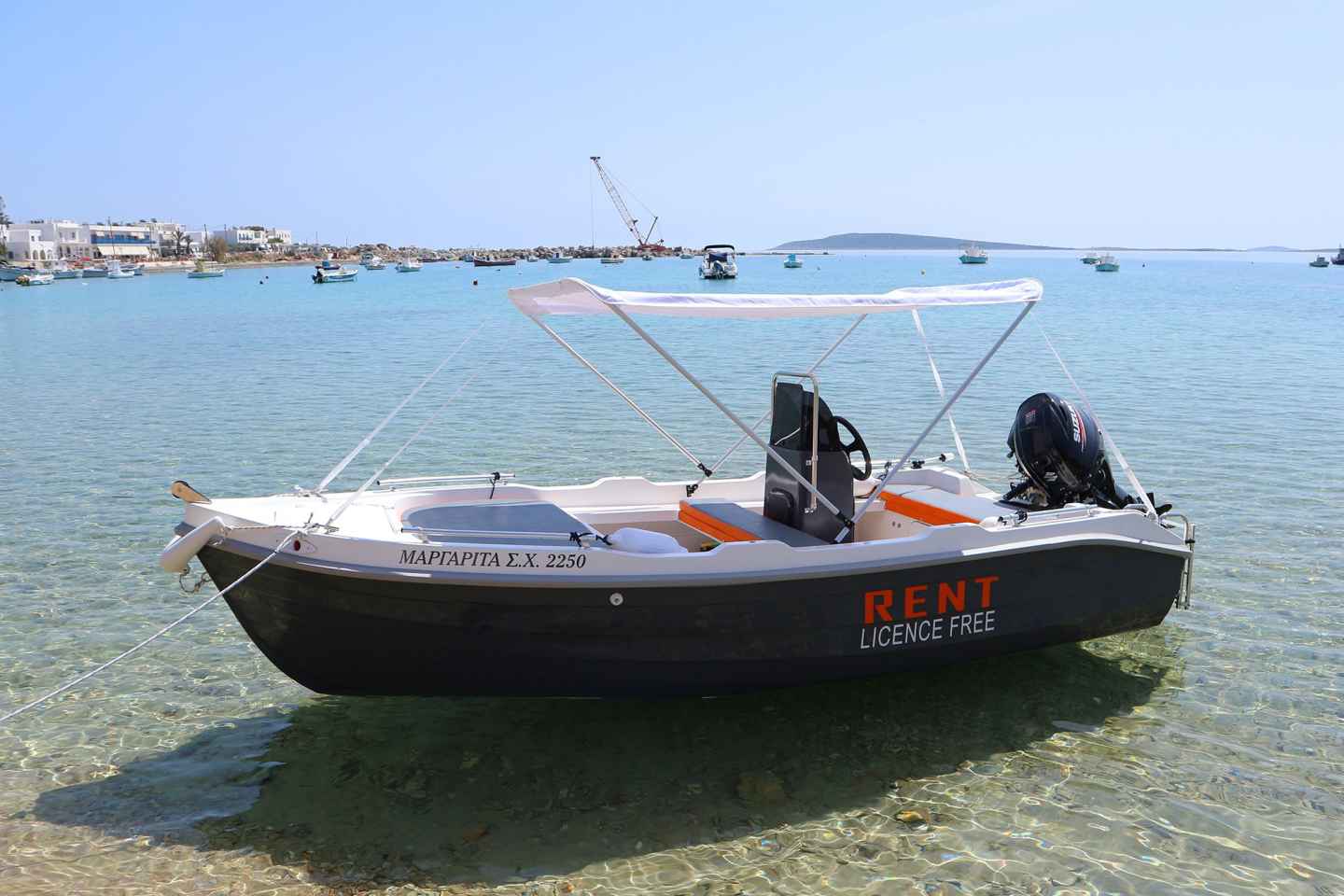Paros: Ganztägiger Kleinbootverleih mit Selbstfahrer