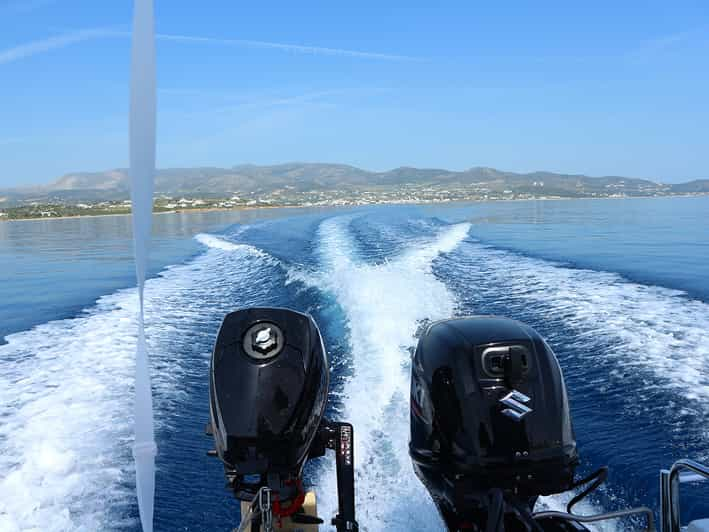 Paros: verhuur van een kleine boot voor een hele dag met zelfrijdende ...