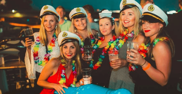Krakow: Boat Party with Unlimited Drinks