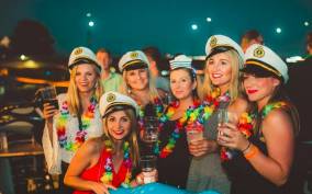 Krakow: Boat Party with Unlimited Drinks