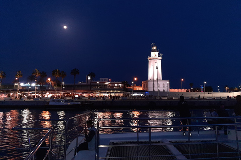 Malaga: Wycieczka katamaranem o zachodzie słońcaMalaga: Rejs katamaranem o zachodzie słońca Fly Blue Quattro