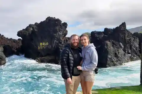 Ilha Terceira: excursão de van de meio dia na costa oeste