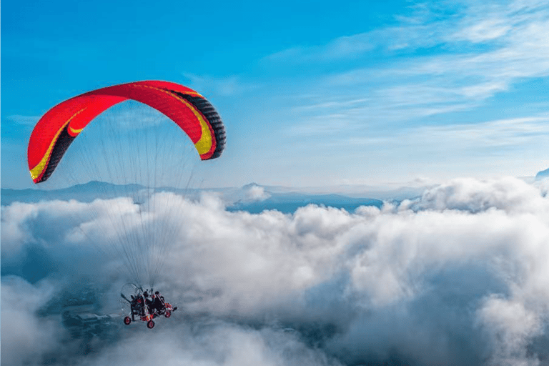 Vang Vieng: passeio de caiaque e parapente com serviço de busca no hotel