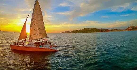 Cabo San Lucas: Sunset Cruise with Wine and Jazz