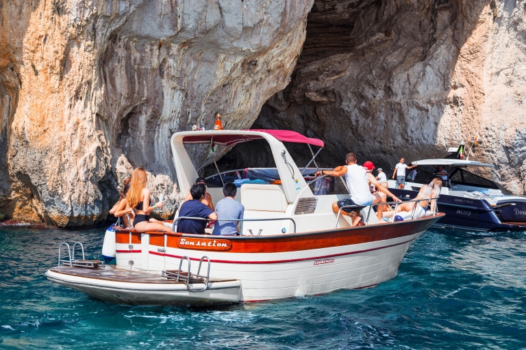 Ab Amalfi: Kleingruppen-Bootstour zur Insel Capri