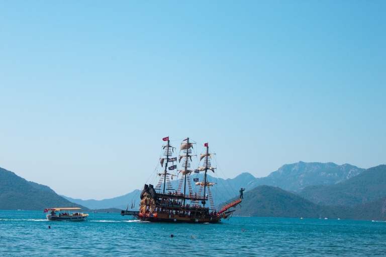 Marmaris : Excursion en bateau pirate avec repas et boissons