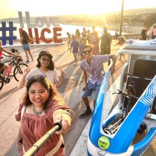 Nizza: Geführte Privatrundfahrt im elektrischen Vélotaxi