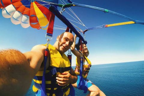Hurghada: Parasailing Adventure with Private Hotel Pickup