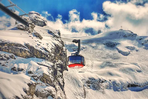 Majestad de los Alpes: Tour privado al Monte Titlis desde Basilea