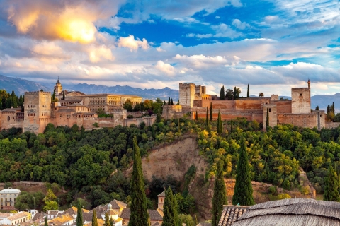 Desde la Costa del Sol: Granada, Alhambra + Tour Palacios NazaríesDesde Málaga capital