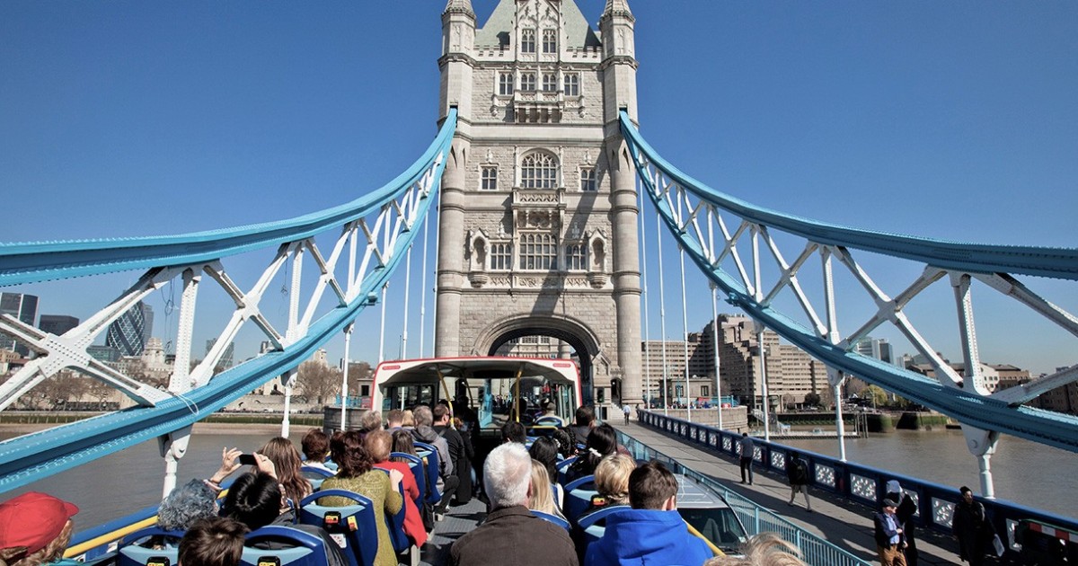 London: Tootbus London Discovery Hop-off Bus Tour |
