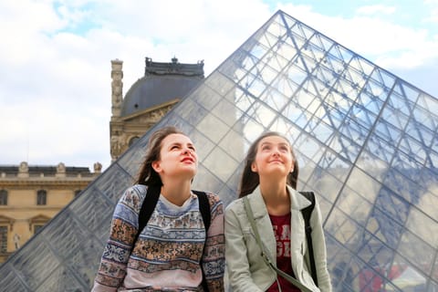 Paris Private Full Day Tour - Tickets to Louvre & Lunch