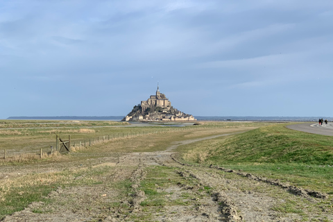 Mont Saint Michel: Walking Tour & Optional Abbey Ticket Tour in French Without Abbey Ticket