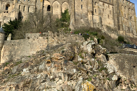 Mont Saint Michel: Walking Tour & Optional Abbey Ticket Tour in French Without Abbey Ticket