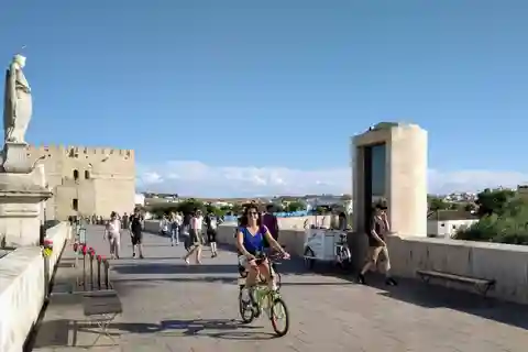 Córdoba: Private Bike Highlights Tour with Personal Guide