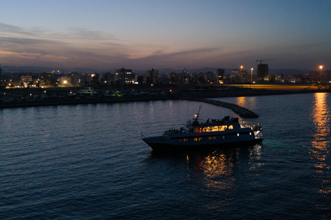 Lárnaca: crucero con fiesta al atardecerLarnaca: Crucero con fiesta al atardecer