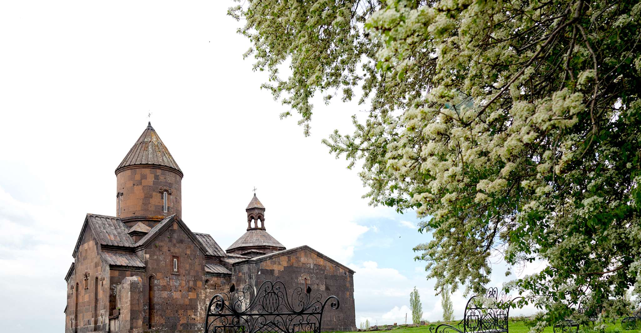 Armenia, Amberd, Alphabet Alley and Saghmosavank Day Trip - Housity