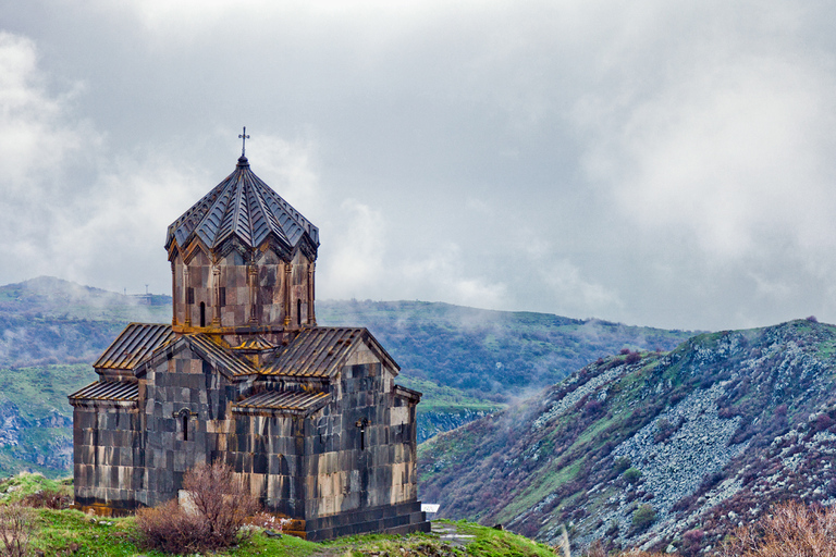 Armenia: Amberd, Alphabet Alley and Saghmosavank Day Trip Armenia: Amberd, Lake Kari and Saghmosavank Day Trip