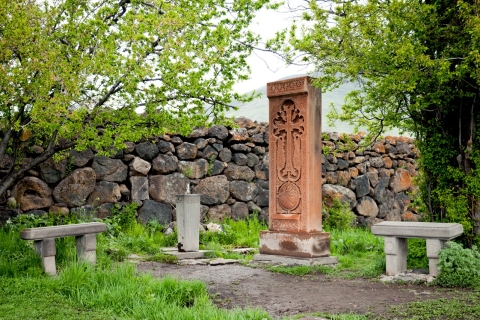 Armenia: excursión de un día a Amberd, Alphabet Alley y SaghmosavankArmenia: excursión de un día a Amberd, el lago Kari y Saghmosavank