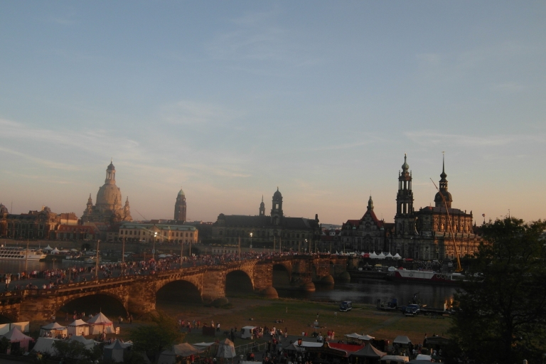 Dresden: 1.5-Hour Tour with Beer Tasting and Meal Public Tour Bierrundgang Schweinelende
