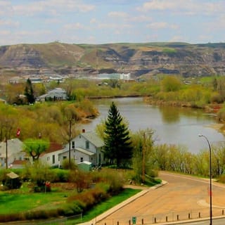 From Calgary: Guided Day Tour to Drumheller