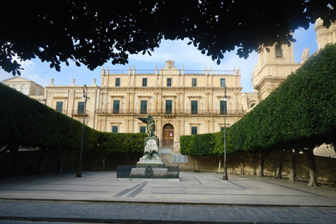 Da Catania: Tour della cultura e della storia di Siracusa e NotoDa Catania: tour storico e culturale di Noto e Siracusa