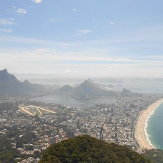 Rio de Janeiro: Dois Irmaos Hike & Favela Tour