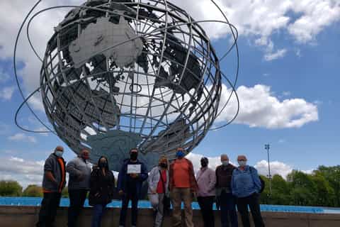Ab Manhattan: Bustour durch die Boroughs und Coney Island