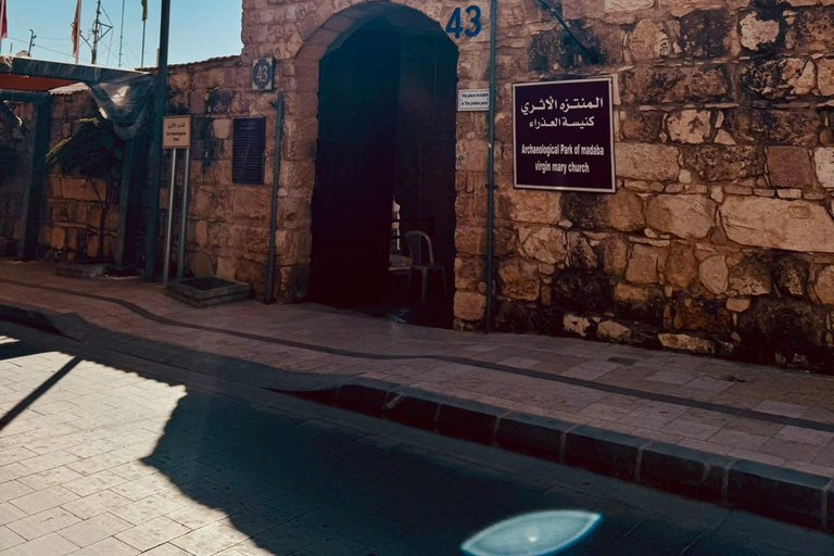 Depuis Amman : Excursion d&#039;une journée à Madaba, au Mont Nebo et à la Mer Morte