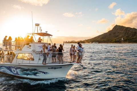 Oahu: crucero al atardecer en Waikiki con DJ en vivo