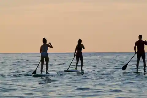 Bang Tao Beach: 1,5 times SUP-tur ved solnedgang